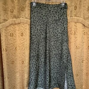 Time and Tru Olive Green Leopard Full Length Skirt. Size XXXL 22